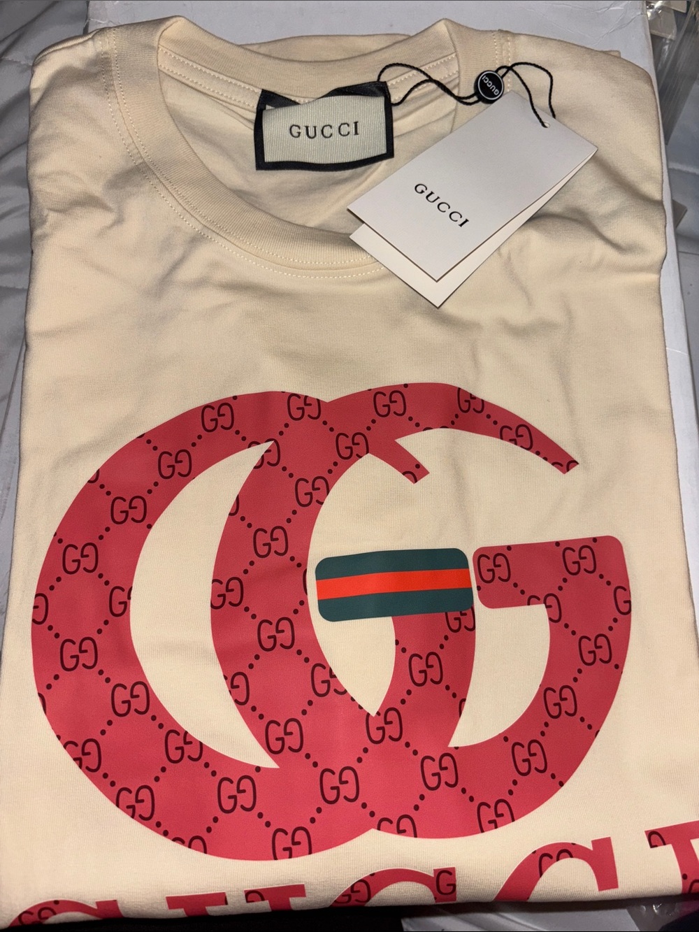Brand New ! Short Sleeve Logo Tee in Cream and Red . - Picture 2 of 3